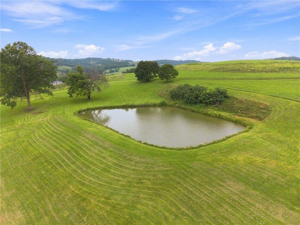 20 Mavor Ln, Avella, PA 15312
