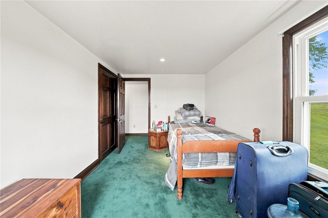 20 Mavor Ln, Avella, PA 15312
