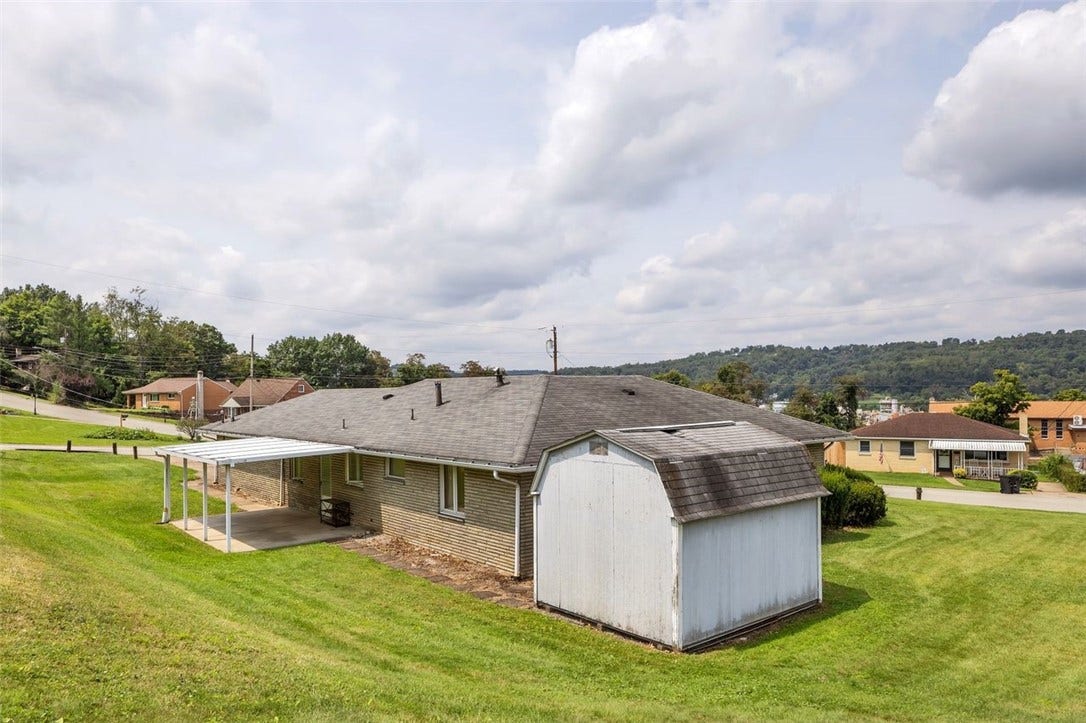 605 Regina Dr, Elizabeth, PA 15037