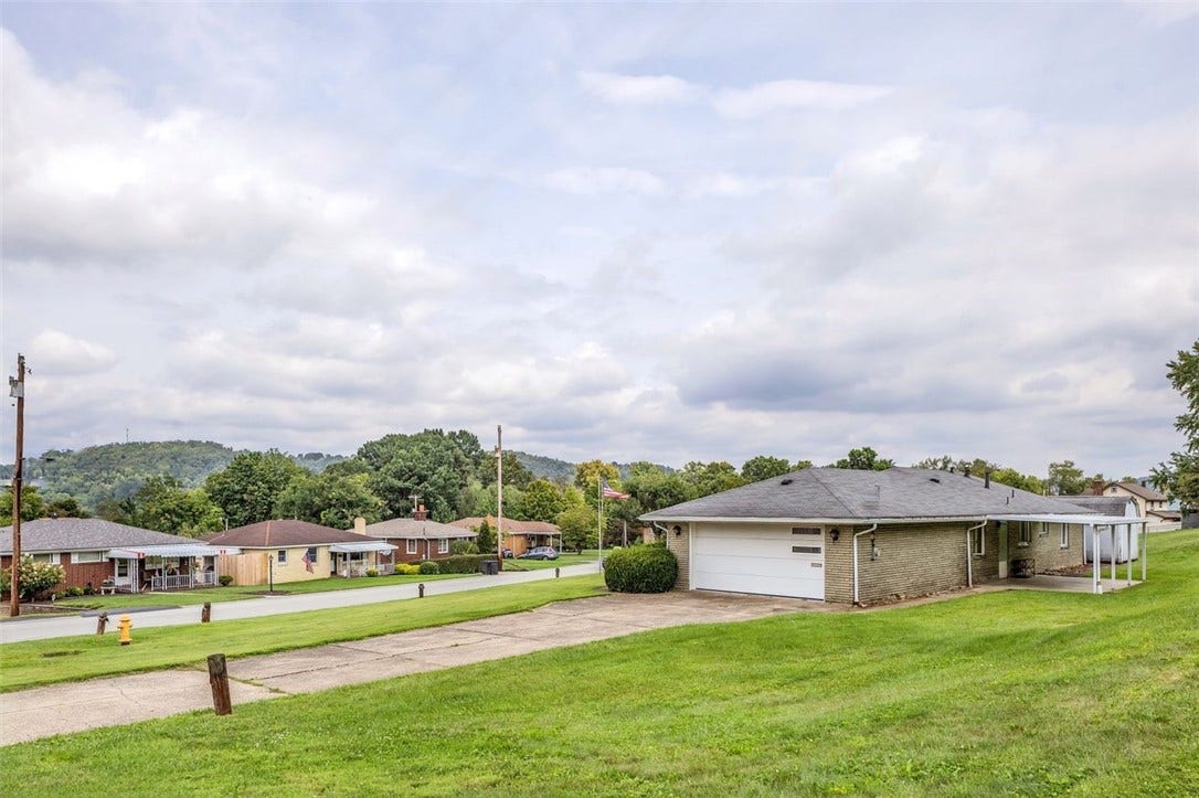 605 Regina Dr, Elizabeth, PA 15037