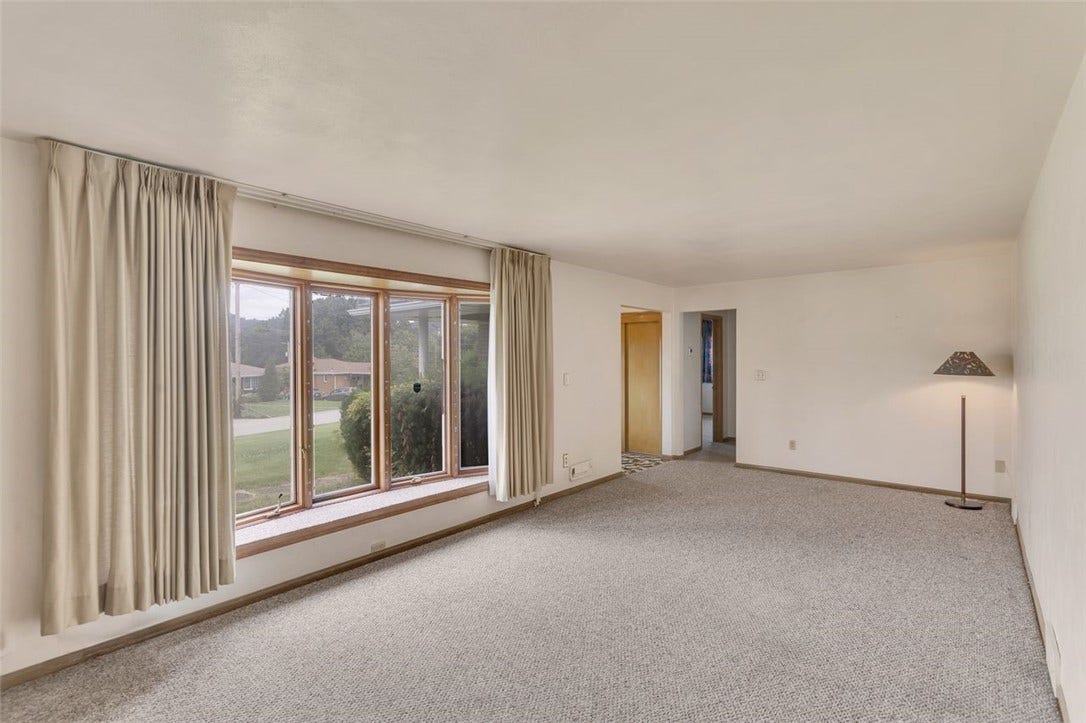 605 Regina Dr, Elizabeth, PA 15037