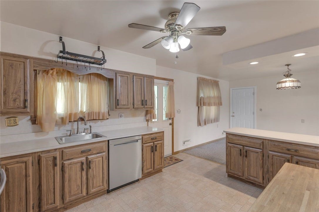 605 Regina Dr, Elizabeth, PA 15037