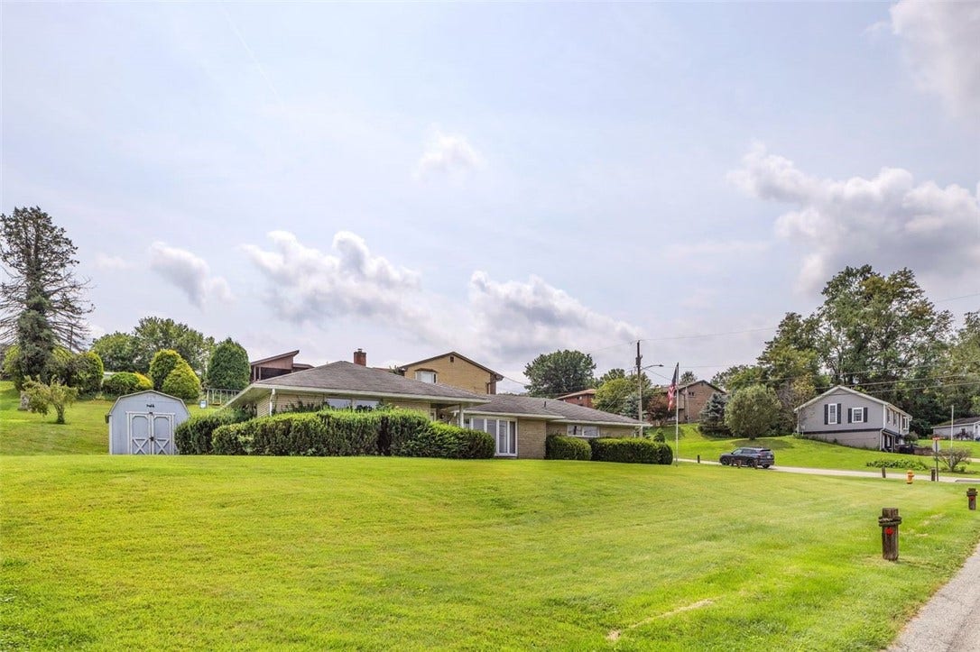 605 Regina Dr, Elizabeth, PA 15037