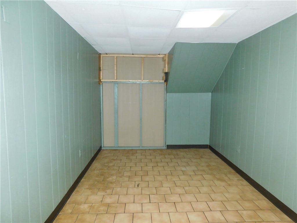 208 Morgantown Road, Uniontown, PA 15401