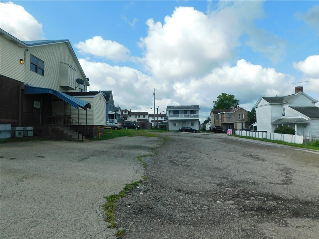 208 Morgantown Road, Uniontown, PA 15401
