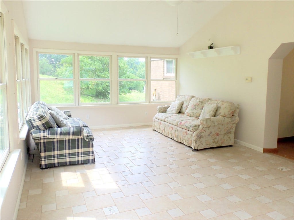 250 Waynesburg Road, Washington, PA 15301