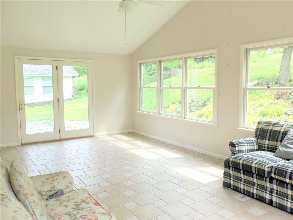 250 Waynesburg Road, Washington, PA 15301