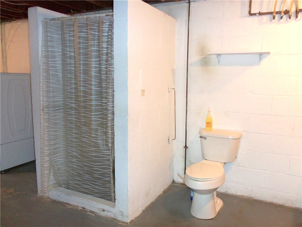 250 Waynesburg Road, Washington, PA 15301