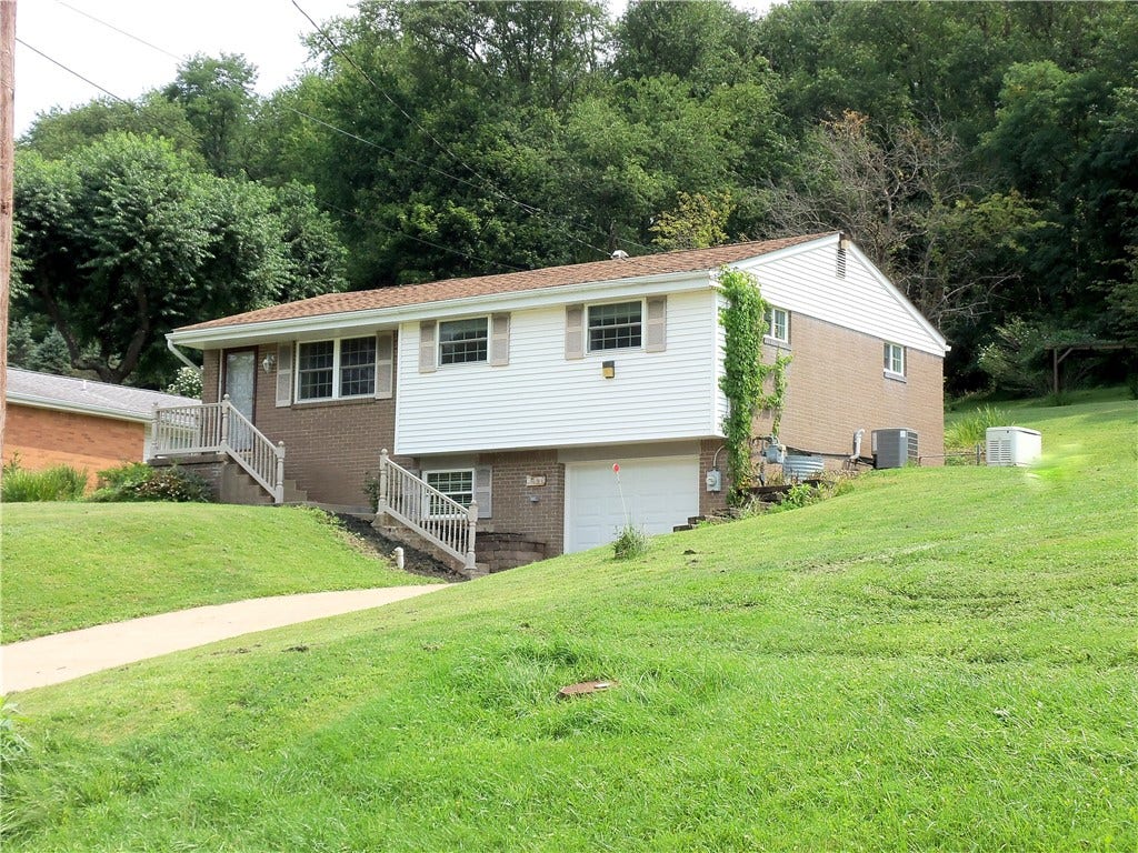 250 Waynesburg Road, Washington, PA 15301