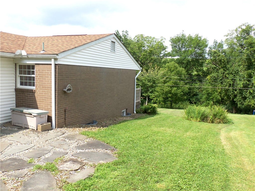 250 Waynesburg Road, Washington, PA 15301