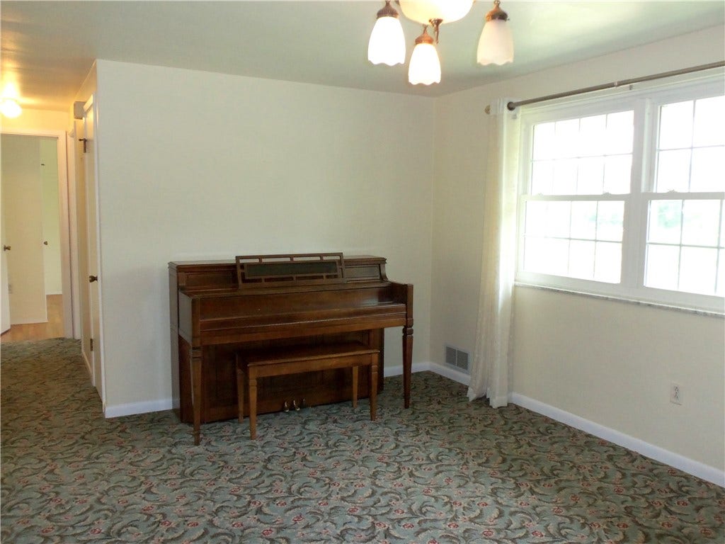 250 Waynesburg Road, Washington, PA 15301