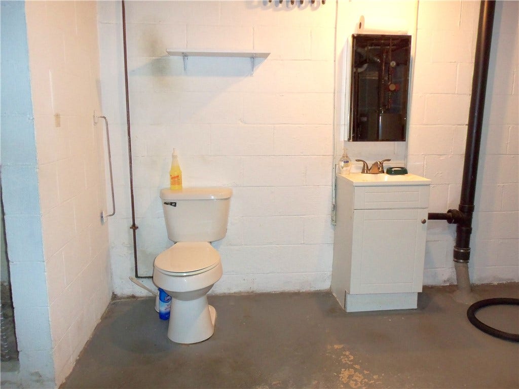 250 Waynesburg Road, Washington, PA 15301