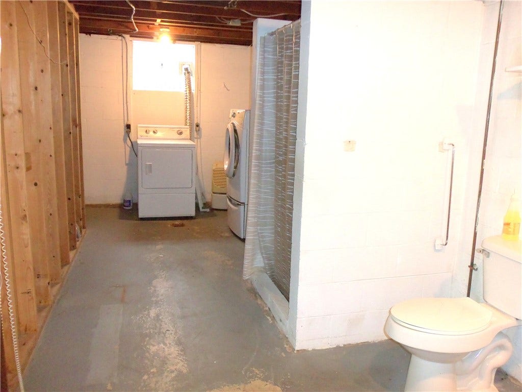 250 Waynesburg Road, Washington, PA 15301