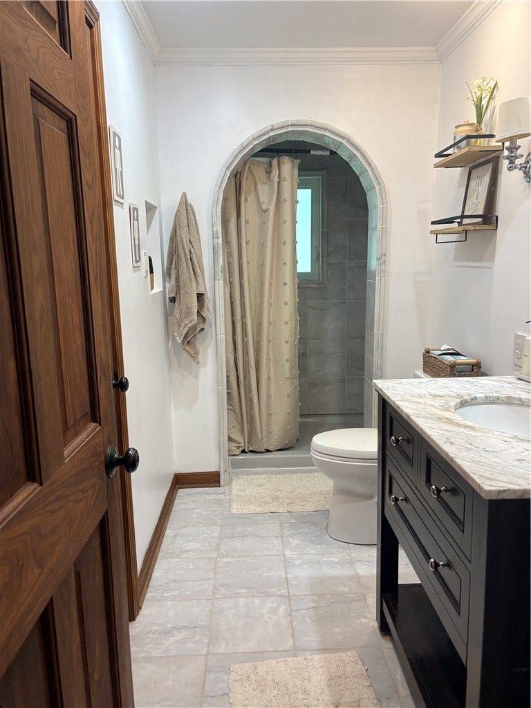 115 Frisbee Ave, Connellsville, PA 15425