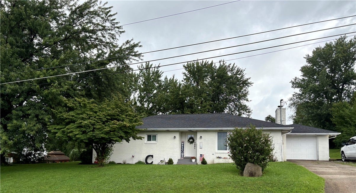 115 Frisbee Ave, Connellsville, PA 15425