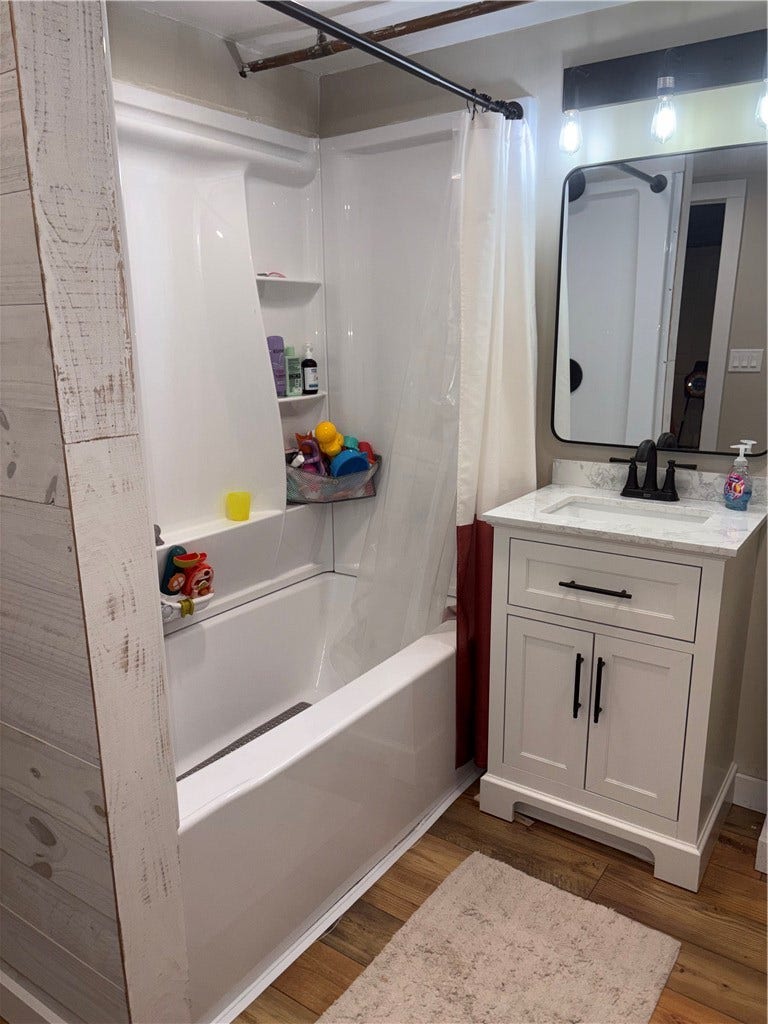 115 Frisbee Ave, Connellsville, PA 15425