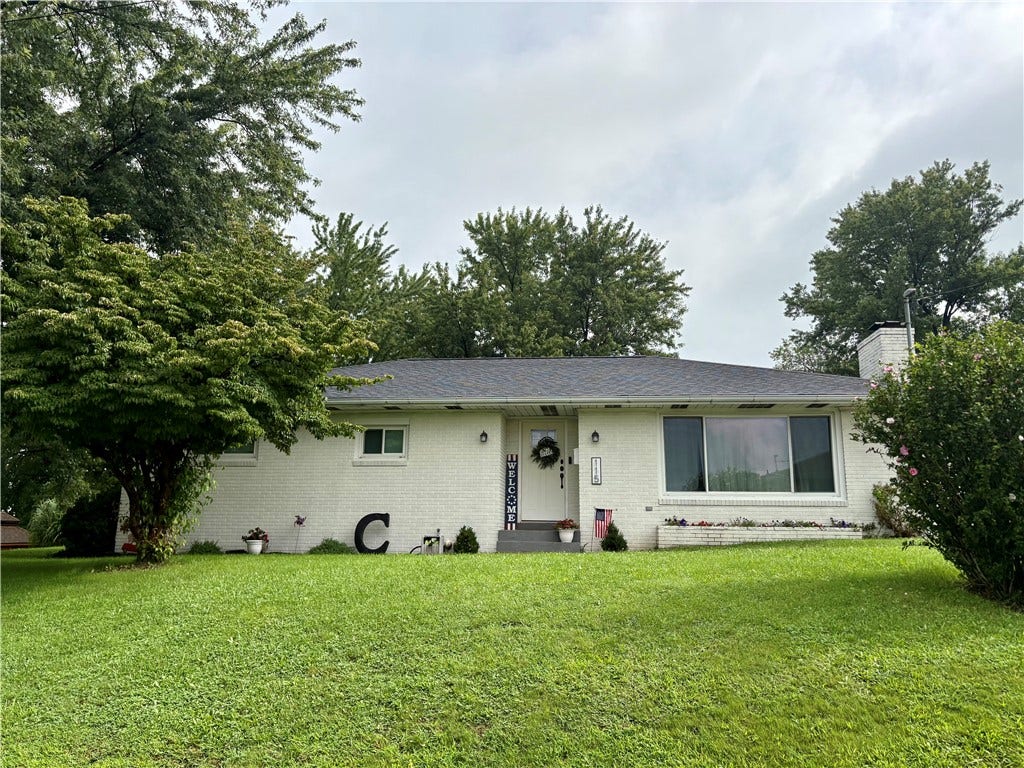 115 Frisbee Ave, Connellsville, PA 15425