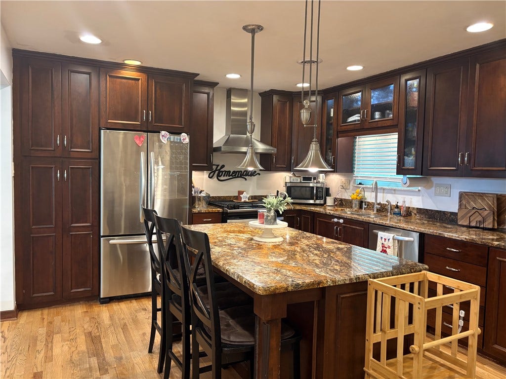 115 Frisbee Ave, Connellsville, PA 15425
