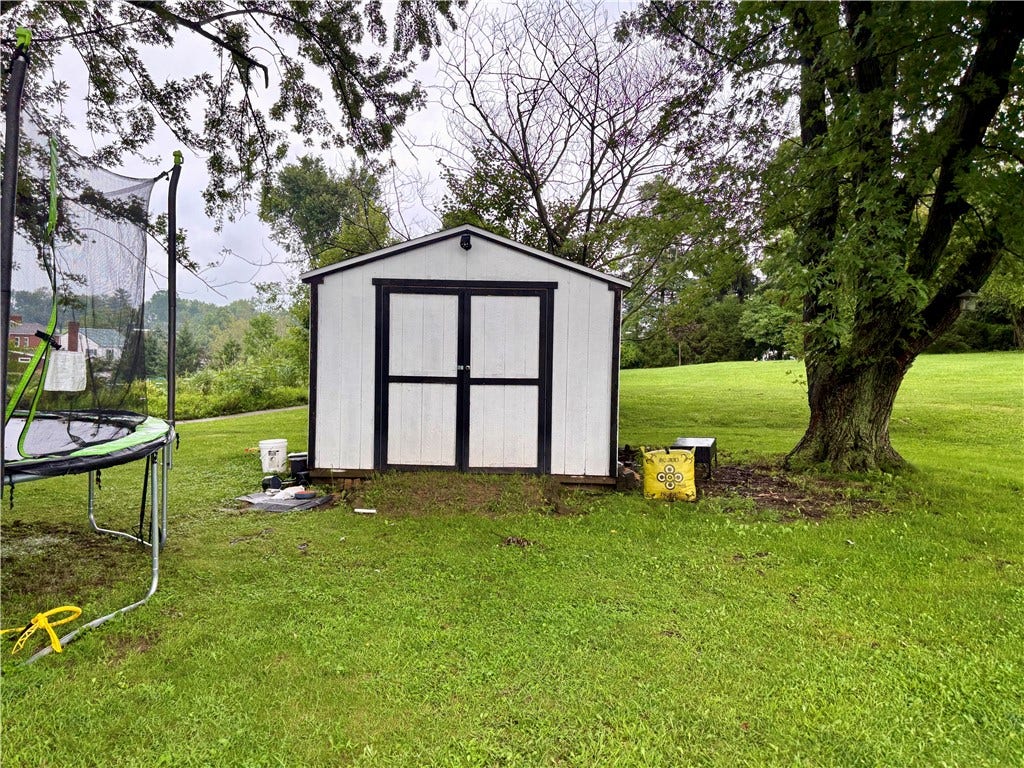 115 Frisbee Ave, Connellsville, PA 15425