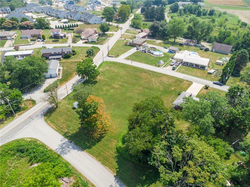 2 Fritchman Dr, Jeannette, PA 15644