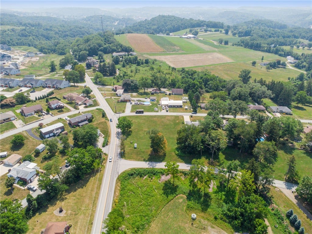 2 Fritchman Dr, Jeannette, PA 15644