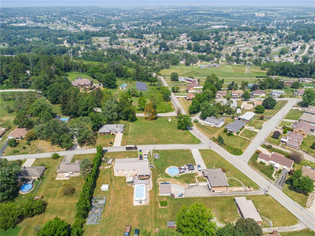 2 Fritchman Dr, Jeannette, PA 15644