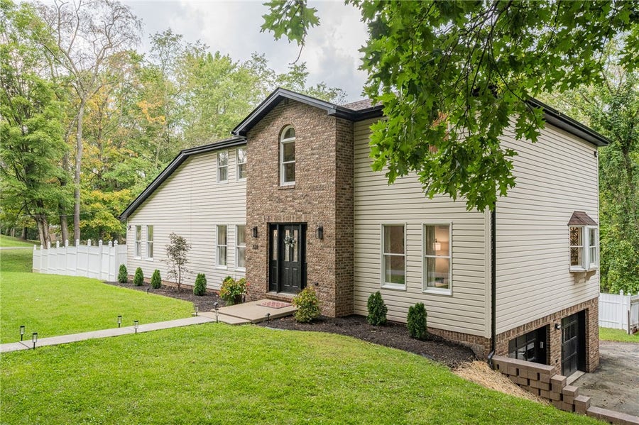 Property photo for 328 Comstock Dr, Irwin, PA