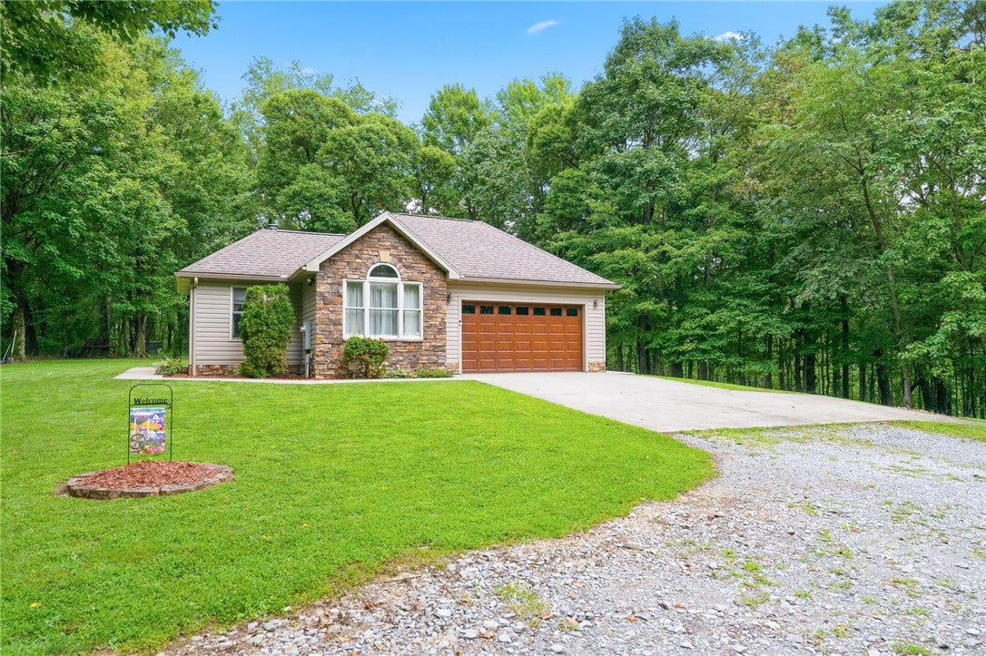 157 Reservoir Hill Road, Uniontown, PA 15401