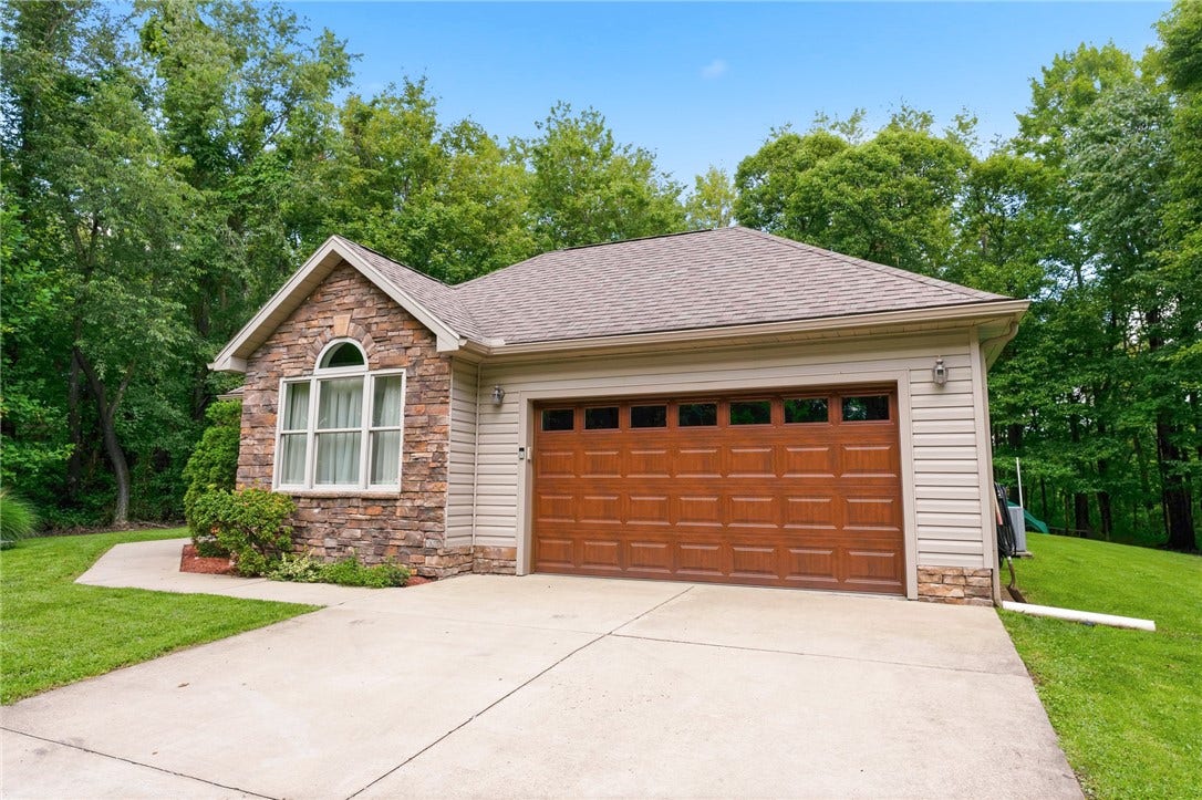 157 Reservoir Hill Road, Uniontown, PA 15401
