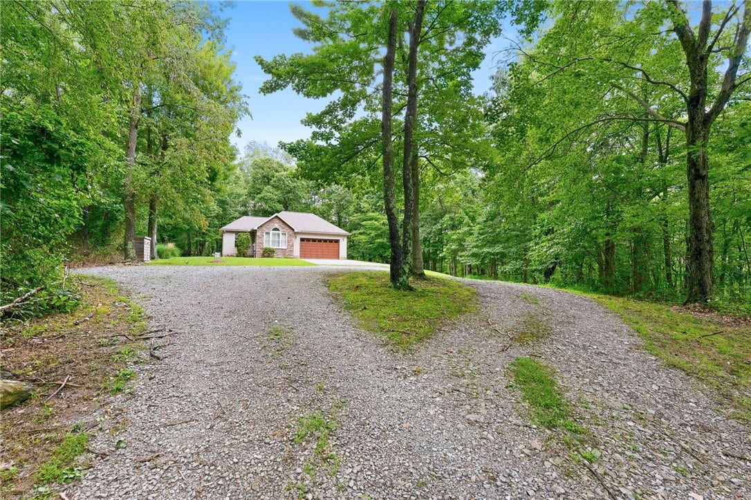 157 Reservoir Hill Road, Uniontown, PA 15401