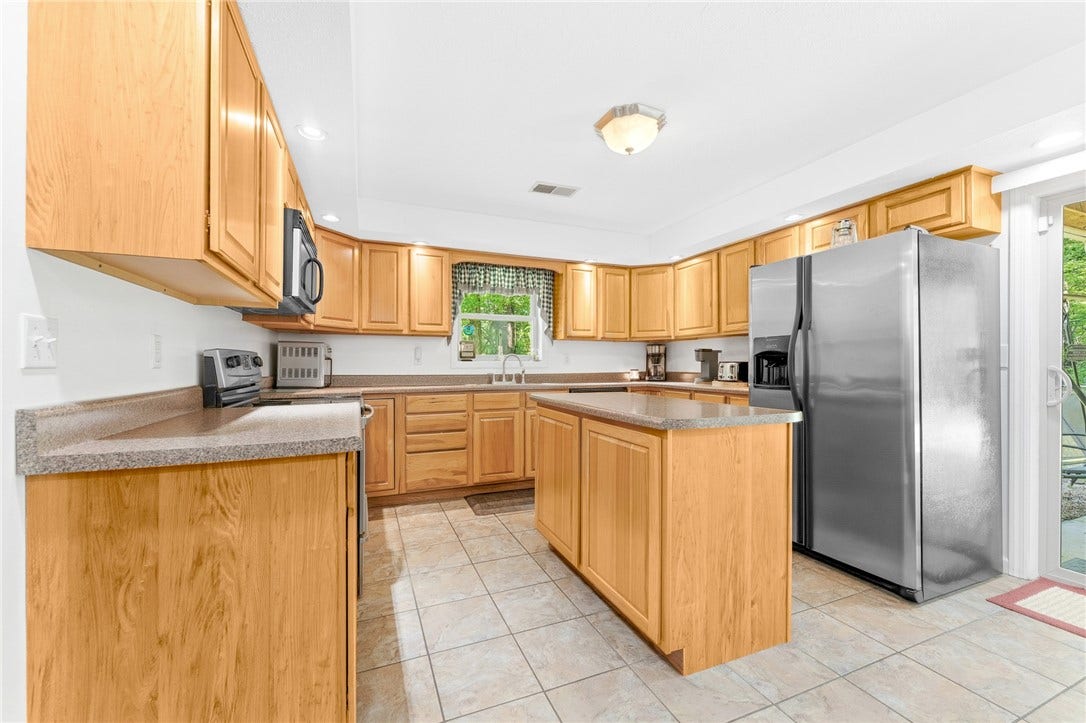 157 Reservoir Hill Road, Uniontown, PA 15401