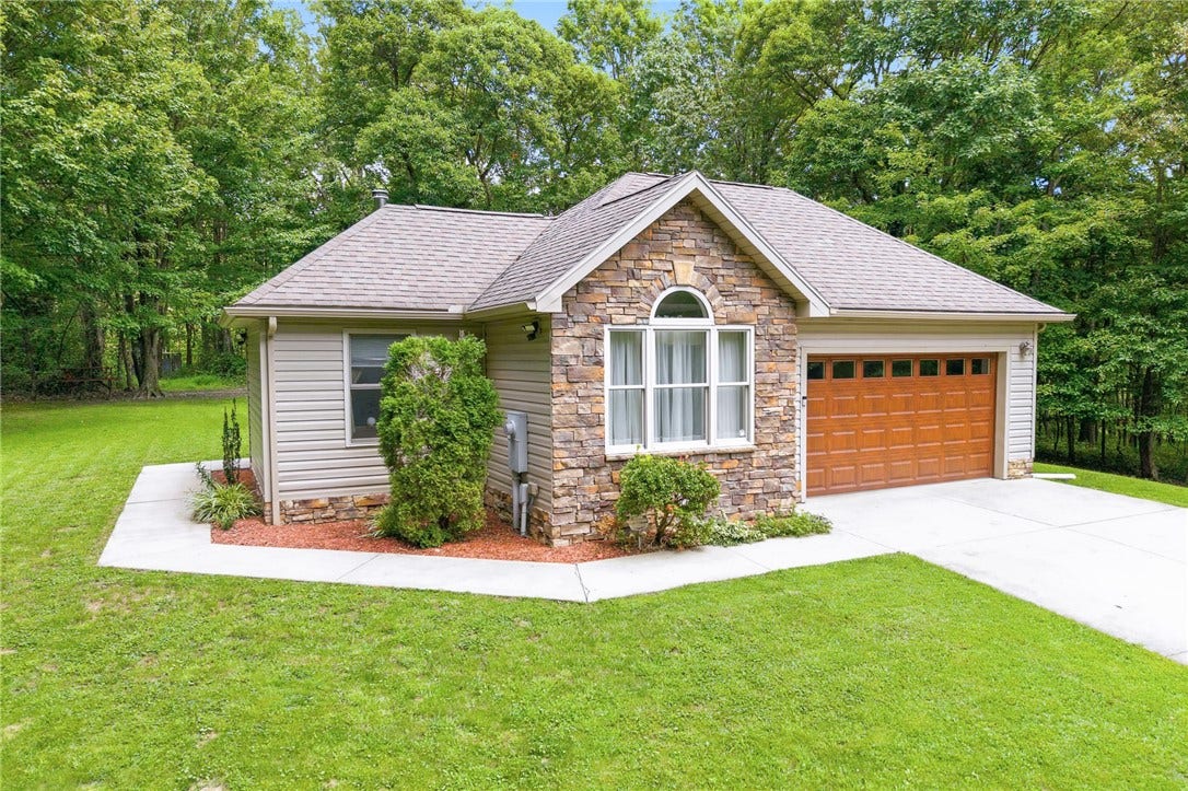157 Reservoir Hill Road, Uniontown, PA 15401
