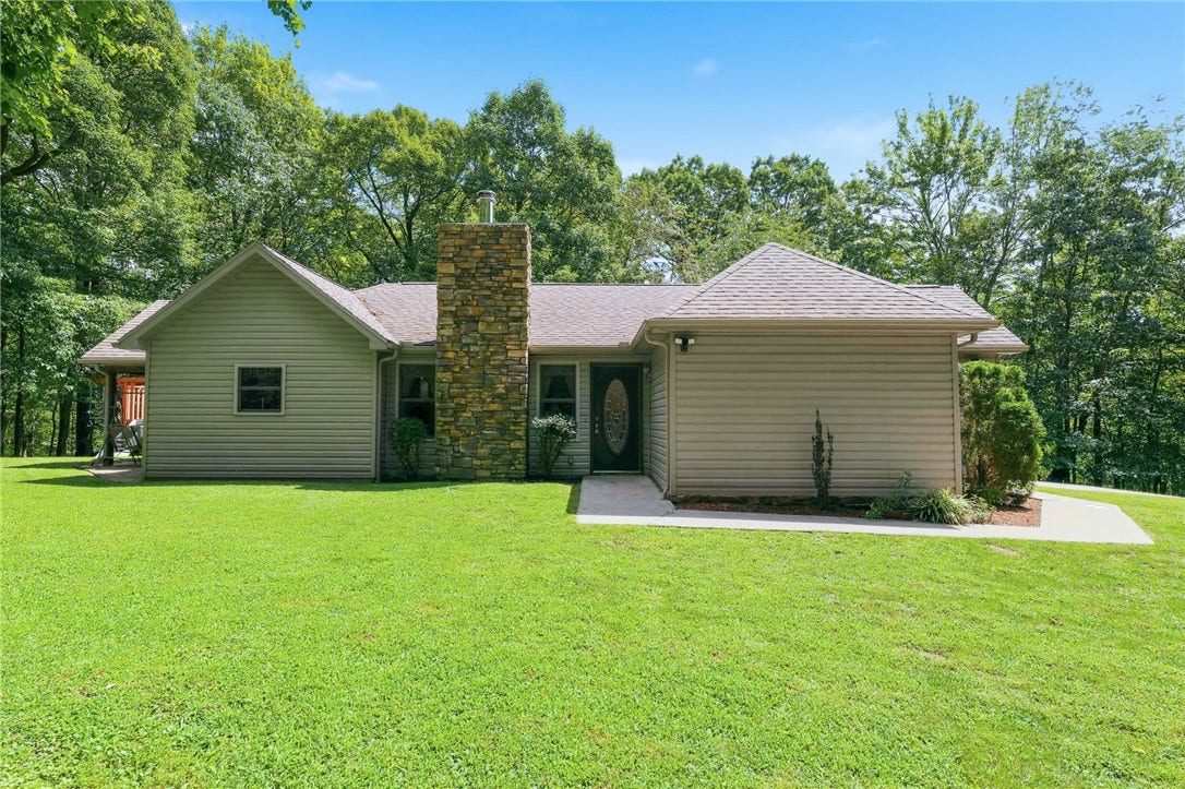 157 Reservoir Hill Road, Uniontown, PA 15401