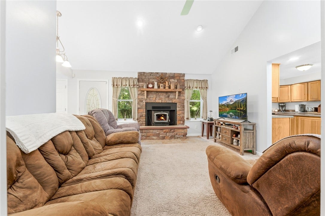 157 Reservoir Hill Road, Uniontown, PA 15401
