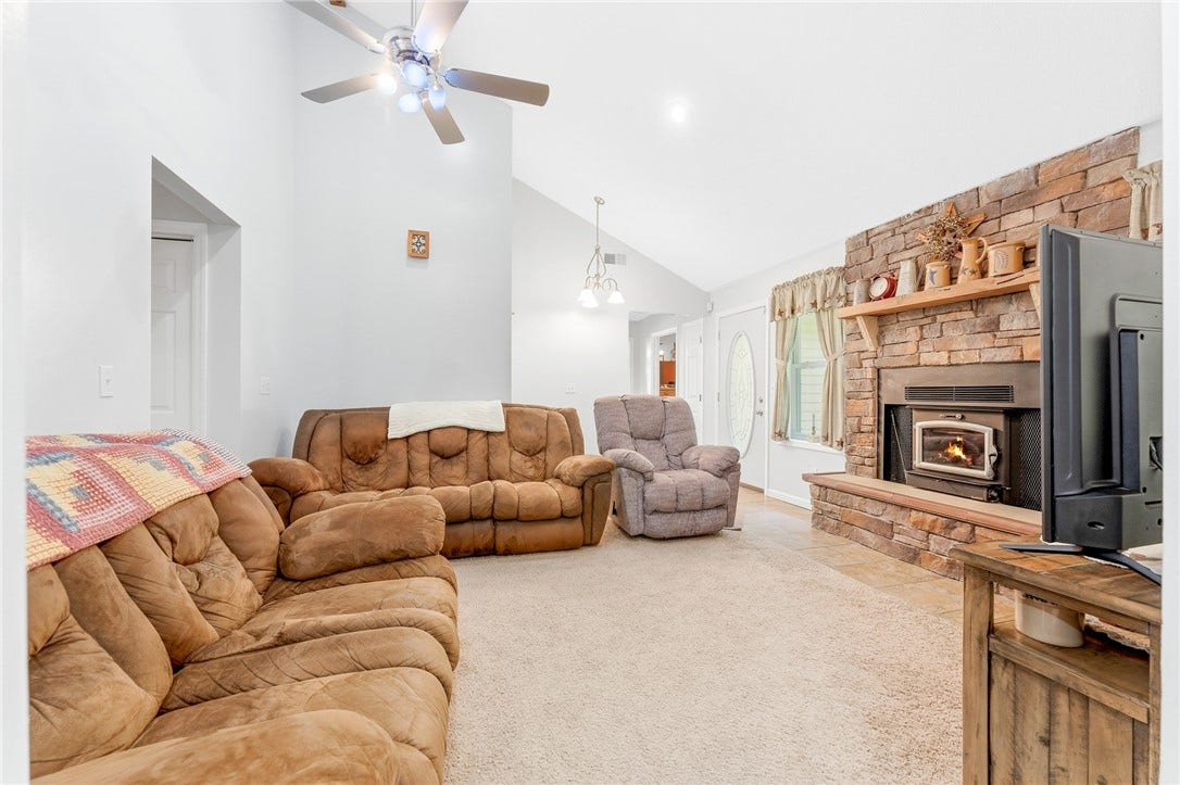 157 Reservoir Hill Road, Uniontown, PA 15401