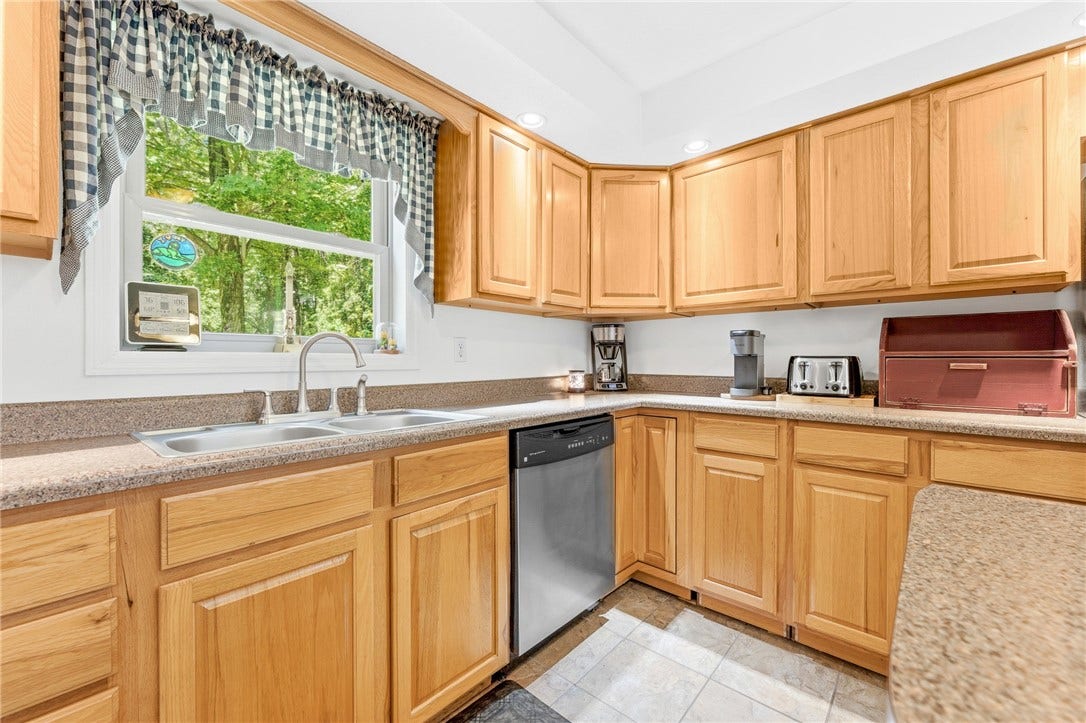 157 Reservoir Hill Road, Uniontown, PA 15401