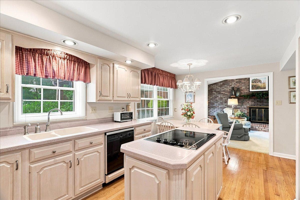 3623 Ashland Drive, Bethel Park, PA 15102