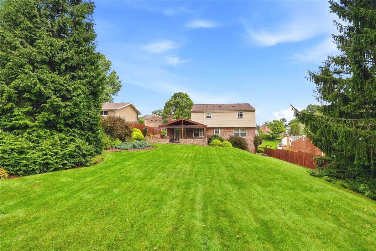 3623 Ashland Drive, Bethel Park, PA 15102
