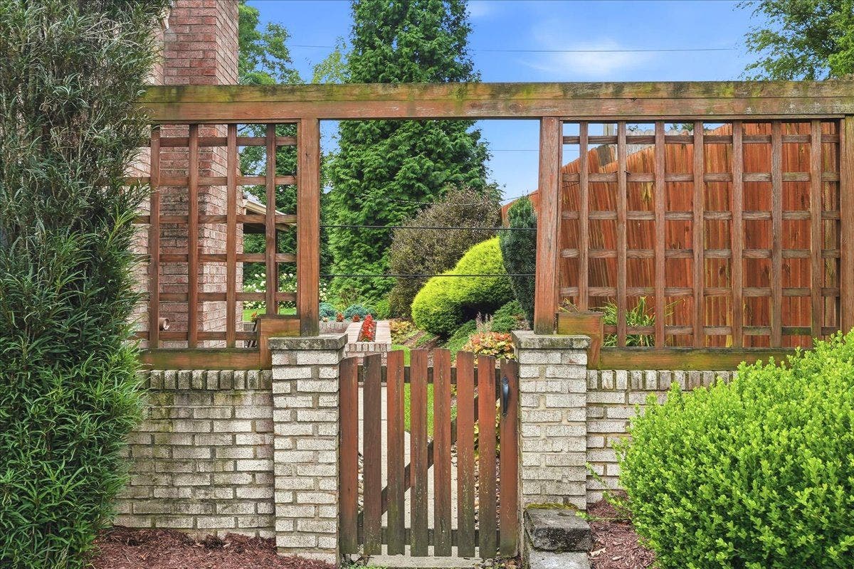 3623 Ashland Drive, Bethel Park, PA 15102