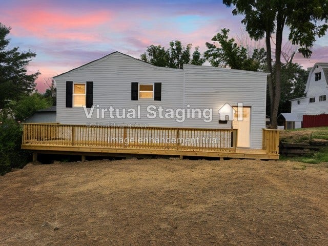 31 E Hallam Ave, Washington, PA 15301 Virtually staged dusk backdrop
