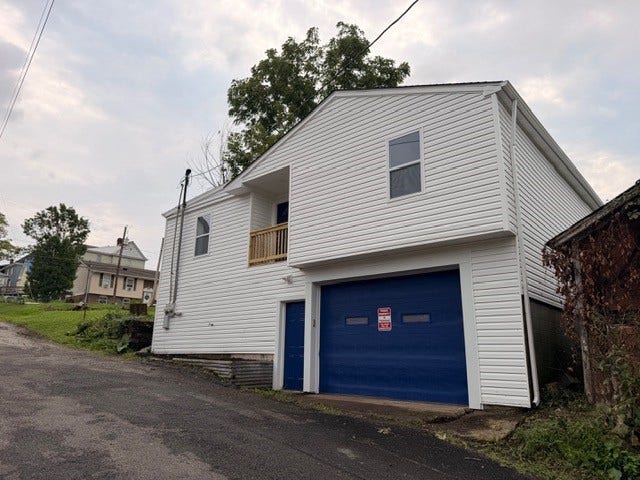 31 E Hallam Ave, Washington, PA 15301 Enter Garage Off of Side Street