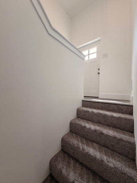 31 E Hallam Ave, Washington, PA 15301 Lower Level steps from Front Door
