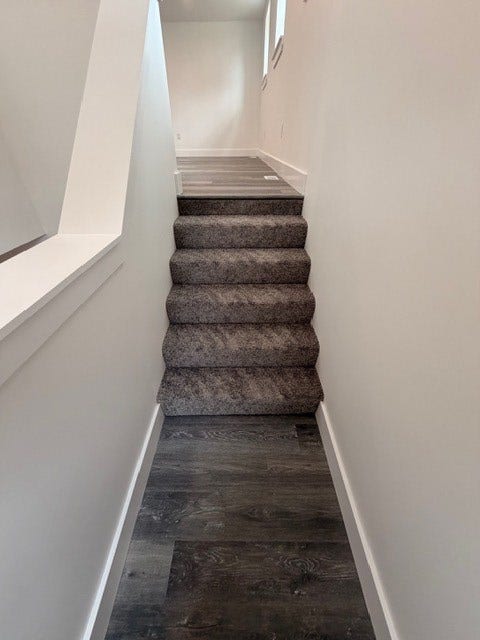 31 E Hallam Ave, Washington, PA 15301 Stairs to Main Level Living
