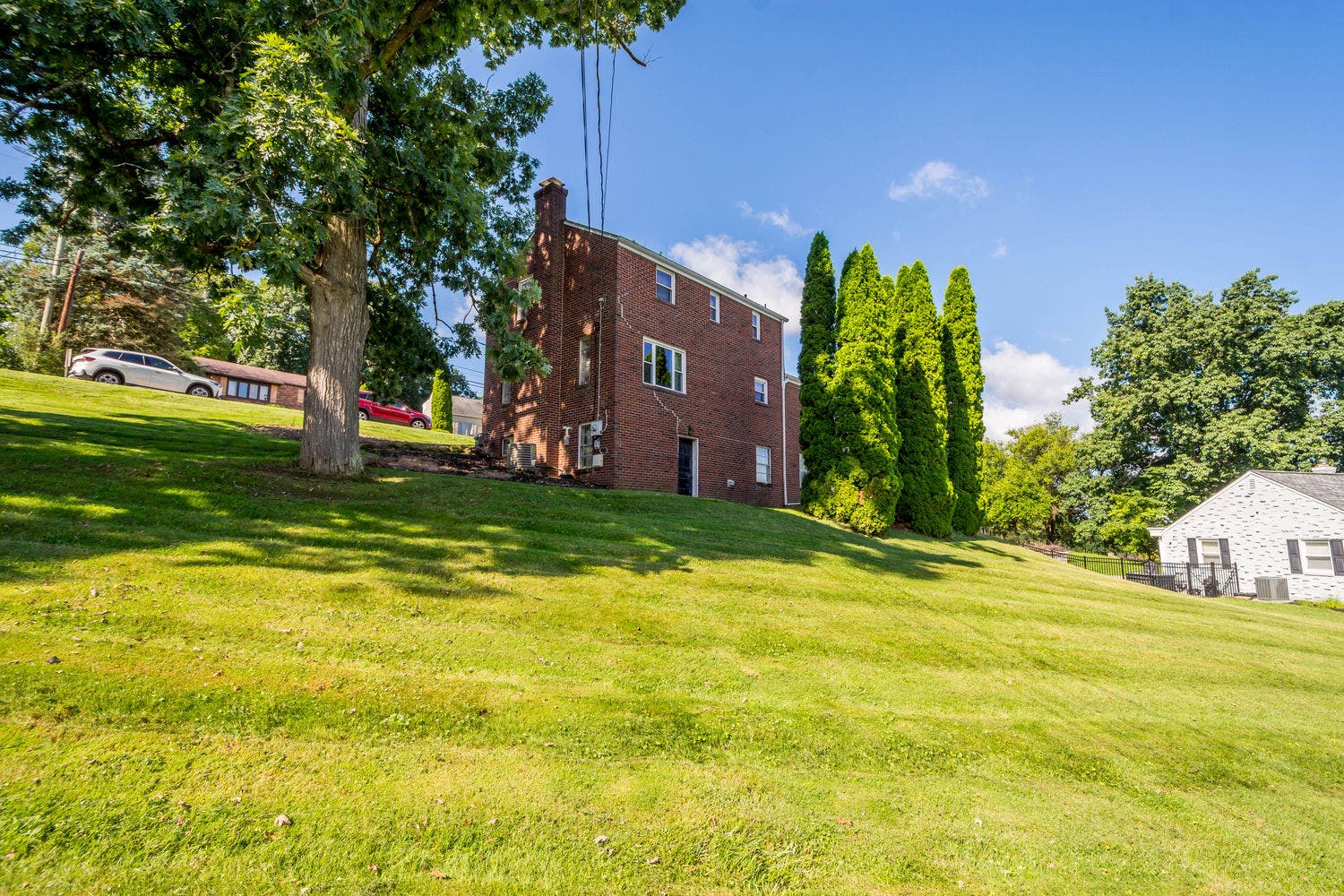 225 Cambridge Road, Bethel Park, PA 15102