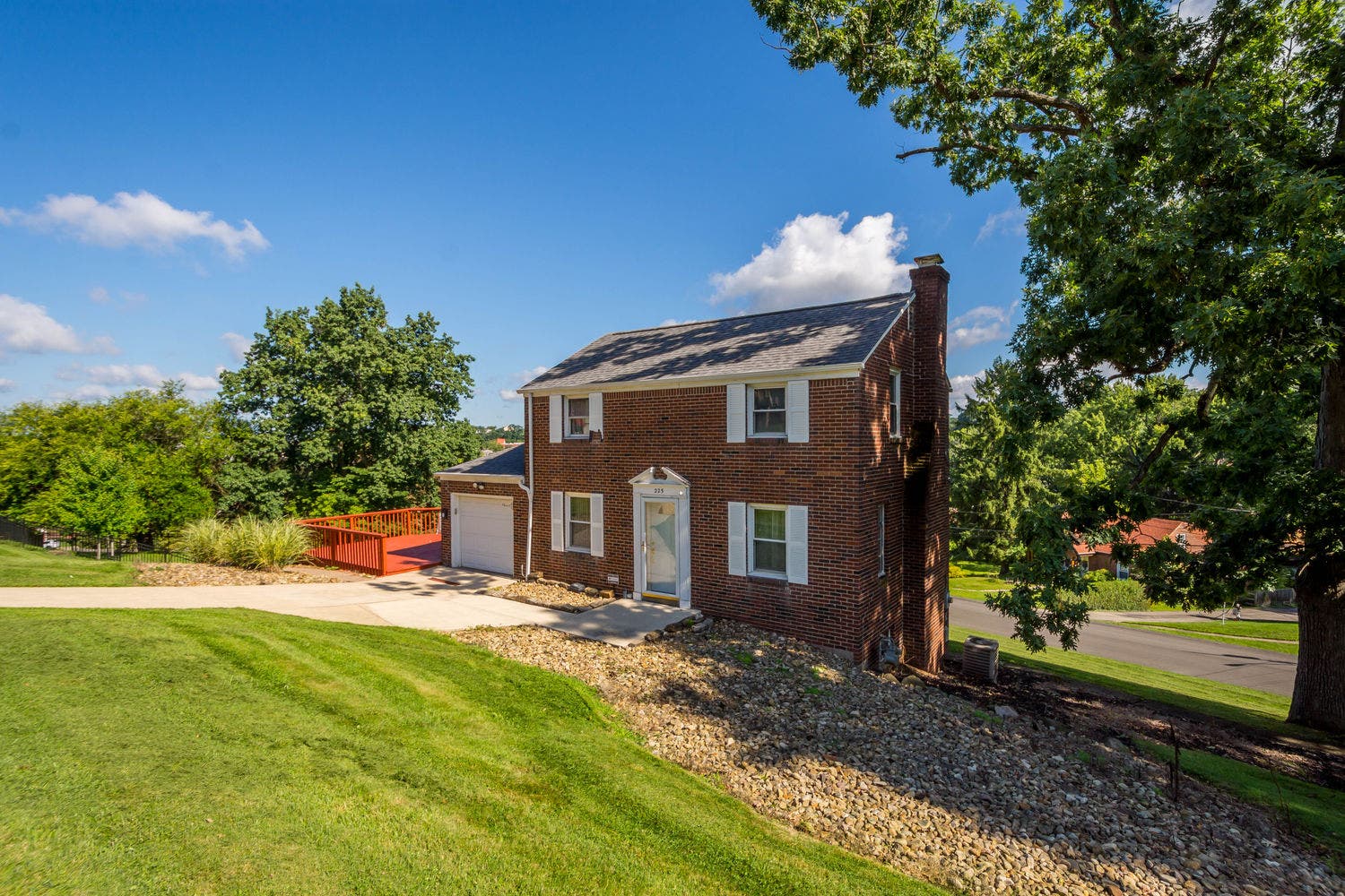 225 Cambridge Road, Bethel Park, PA 15102