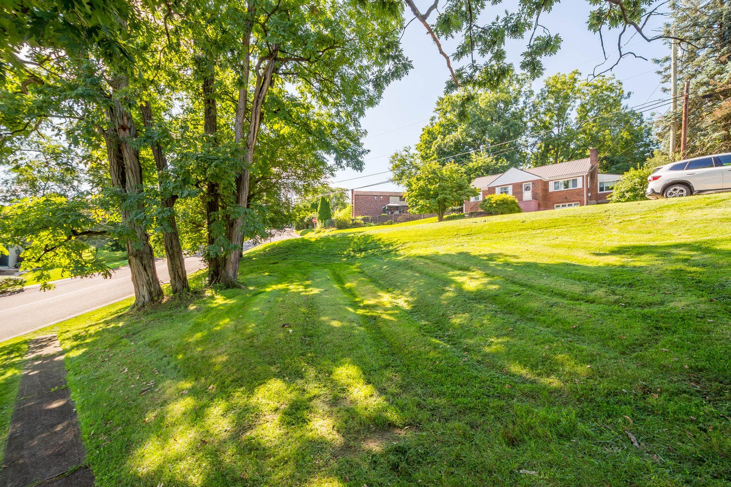 225 Cambridge Road, Bethel Park, PA 15102