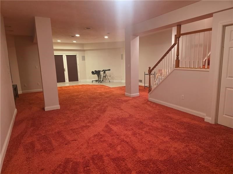 127 Woodhaven Dr, Jeannette, PA 15644