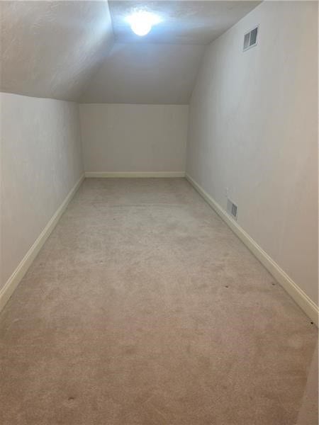 127 Woodhaven Dr, Jeannette, PA 15644
