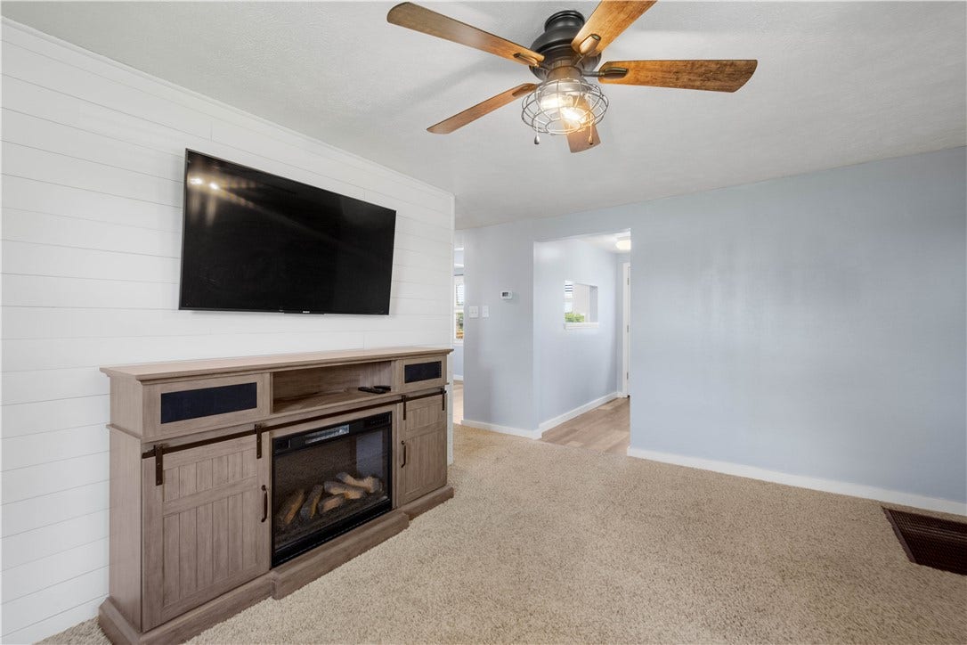 193 Woodhall Dr, Pittsburgh, PA 15236 193 Woodhall Dr, Pittsburgh, PA 15236