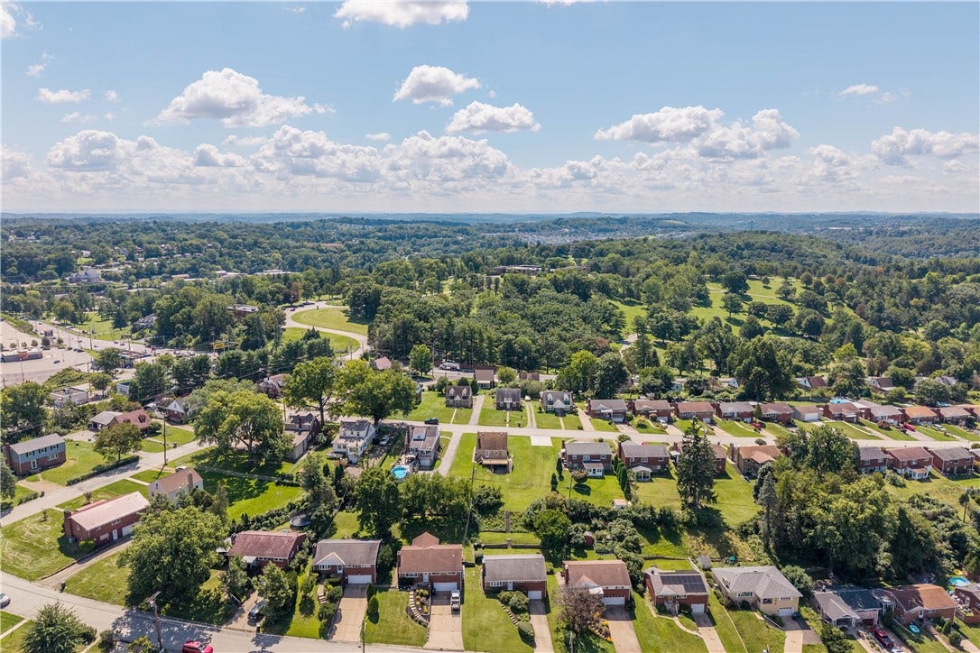 193 Woodhall Dr, Pittsburgh, PA 15236 193 Woodhall Dr, Pittsburgh, PA 15236